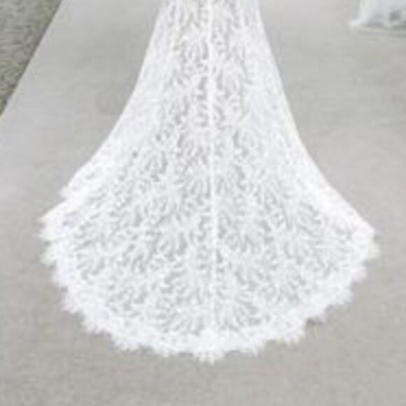 DB Studio Ivory Bisque Lace Sheath Wedding Dress with Detachable Sleeves, Size 6 - Picture 8 of 16